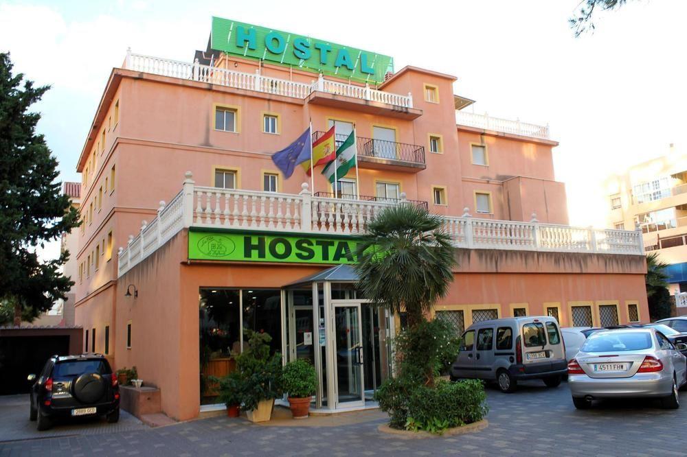 Hostal La Casa De Enfrente Málaga Dış mekan fotoğraf