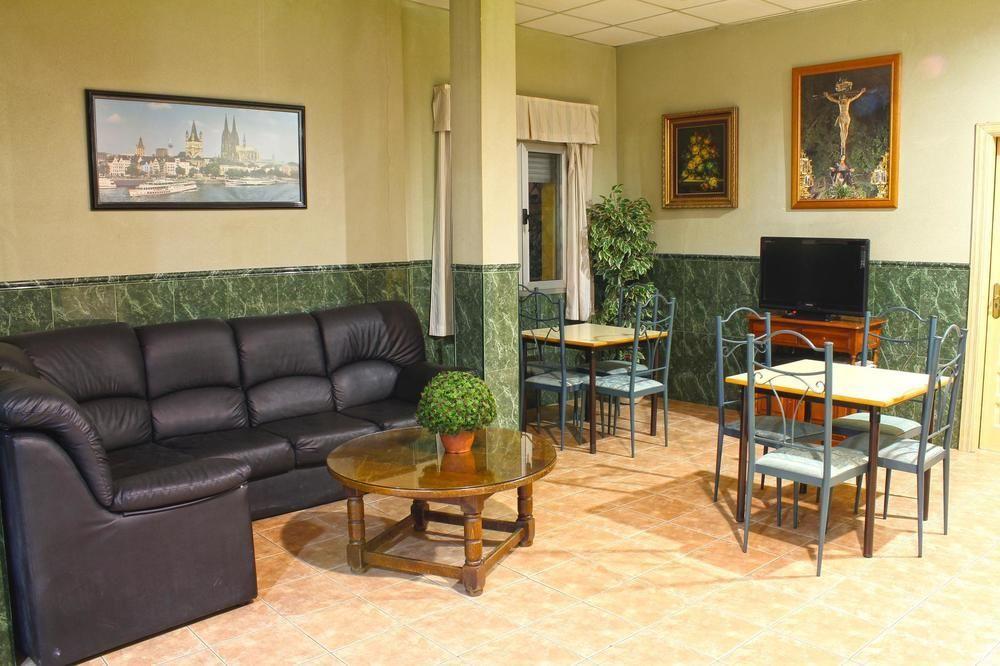 Hostal La Casa De Enfrente Málaga Dış mekan fotoğraf