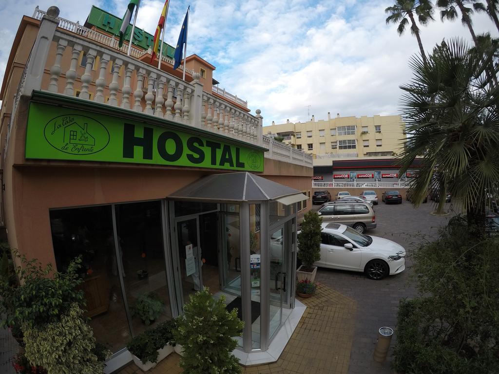 Hostal La Casa De Enfrente Málaga Dış mekan fotoğraf