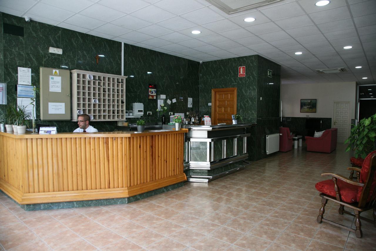 Hostal La Casa De Enfrente Málaga Dış mekan fotoğraf