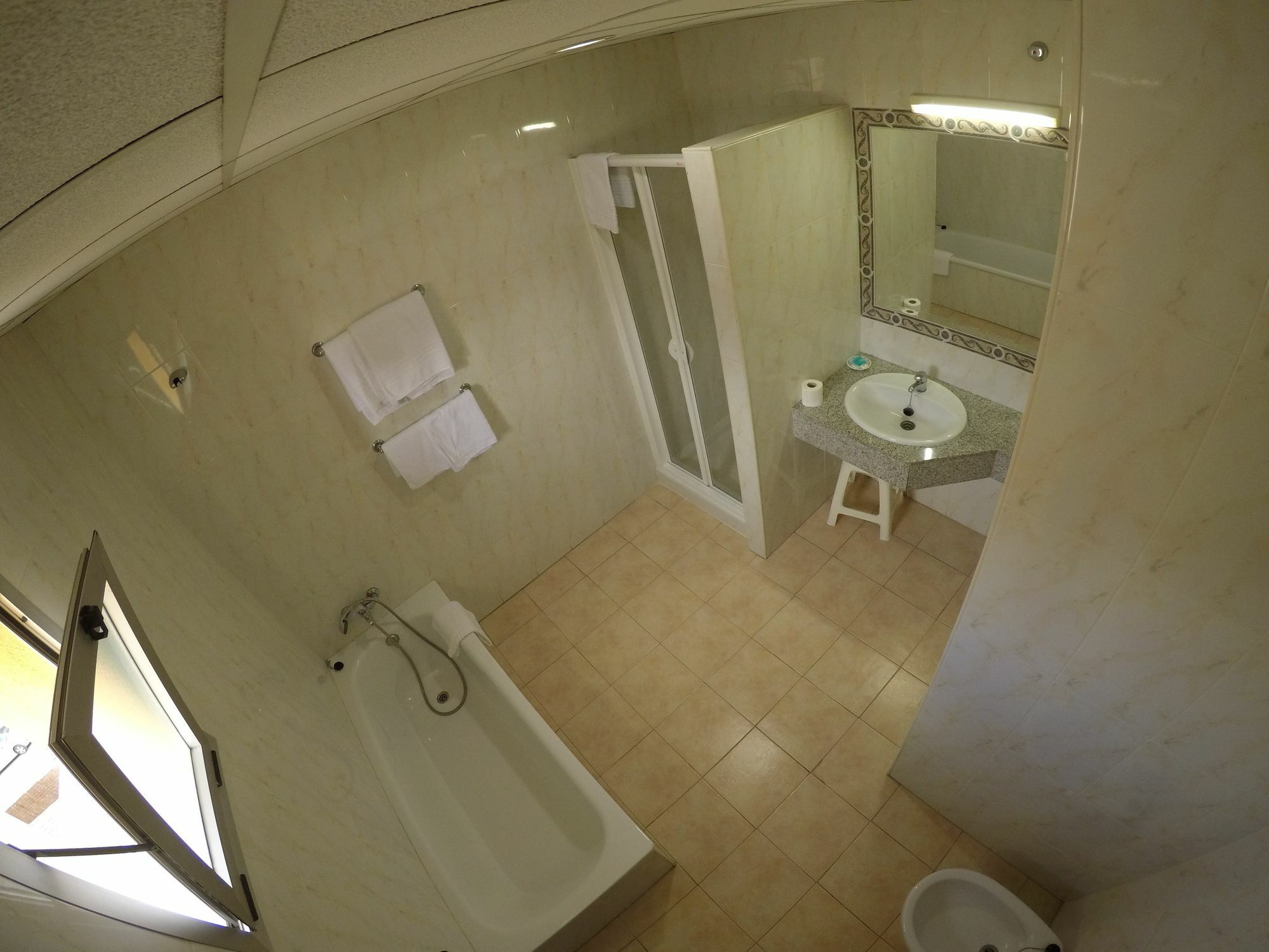 Hostal La Casa De Enfrente Málaga Dış mekan fotoğraf