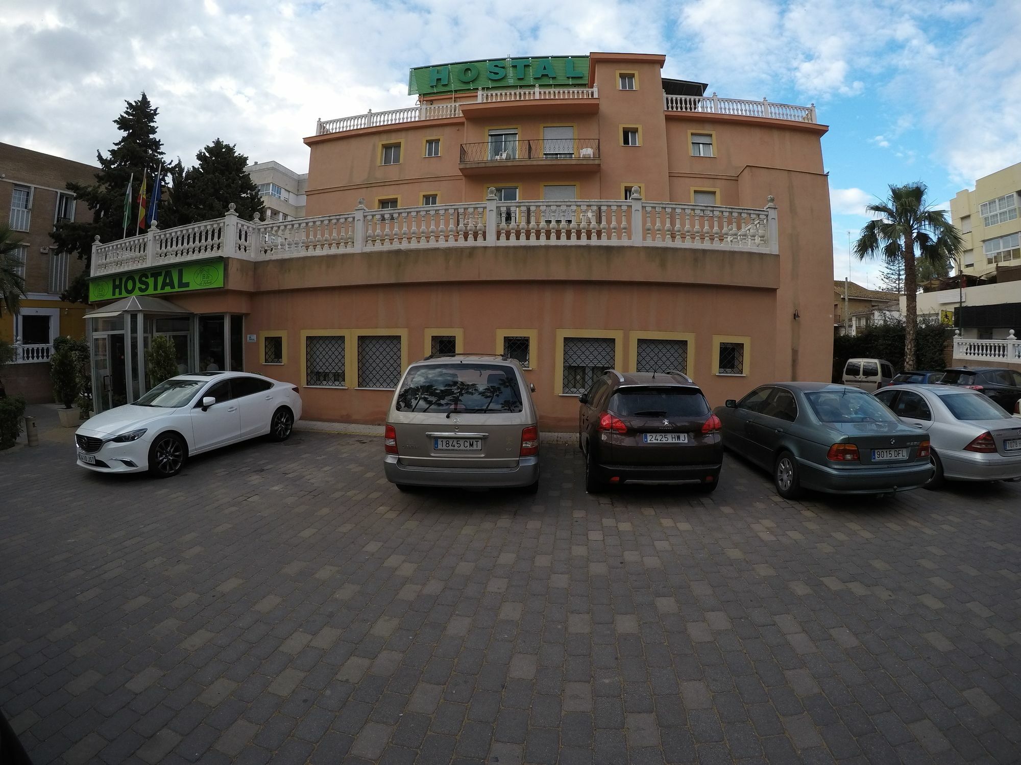 Hostal La Casa De Enfrente Málaga Dış mekan fotoğraf