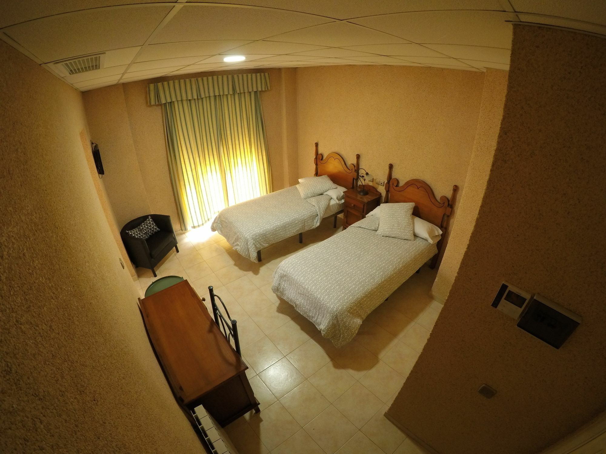 Hostal La Casa De Enfrente Málaga Dış mekan fotoğraf