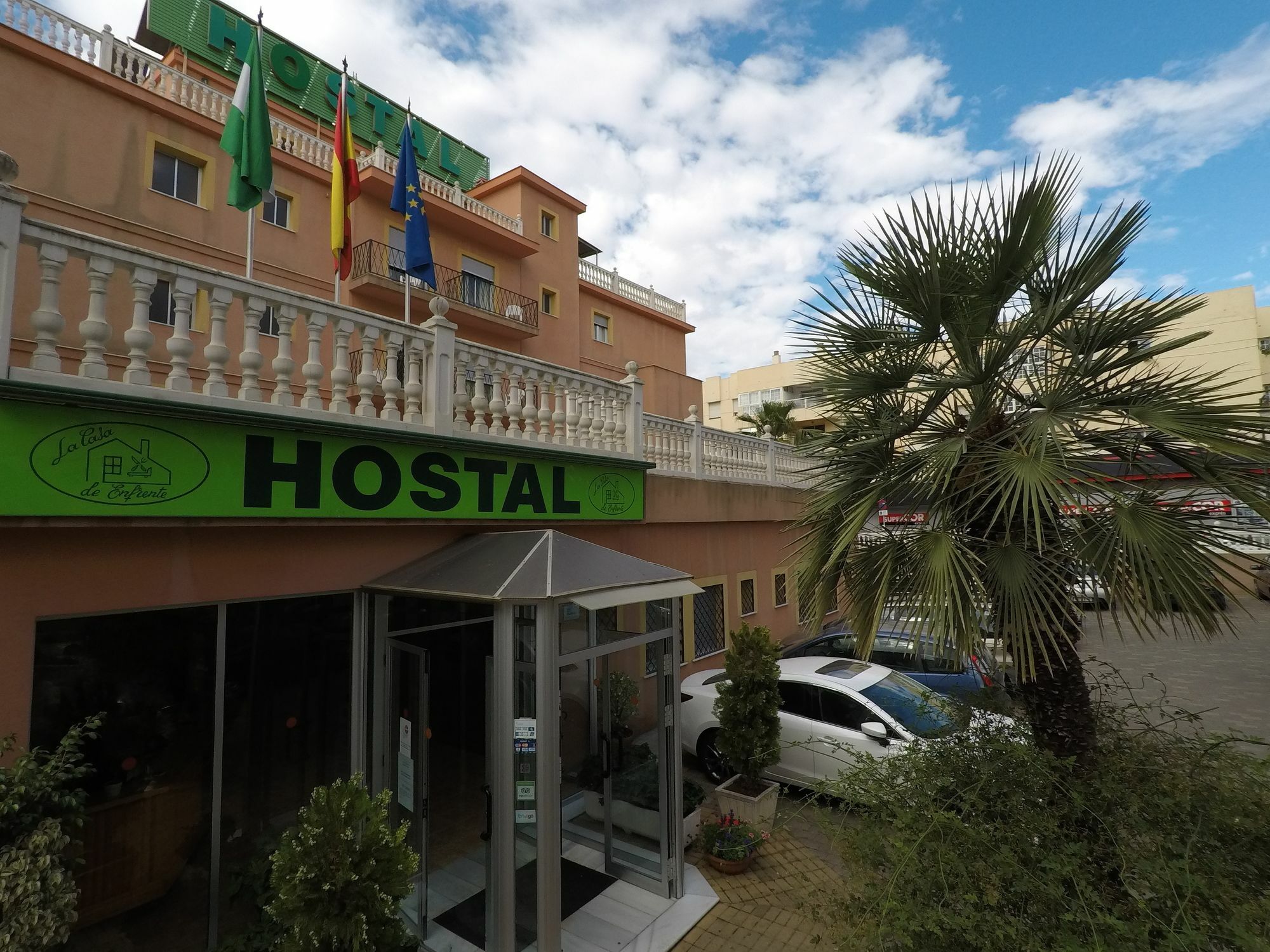 Hostal La Casa De Enfrente Málaga Dış mekan fotoğraf