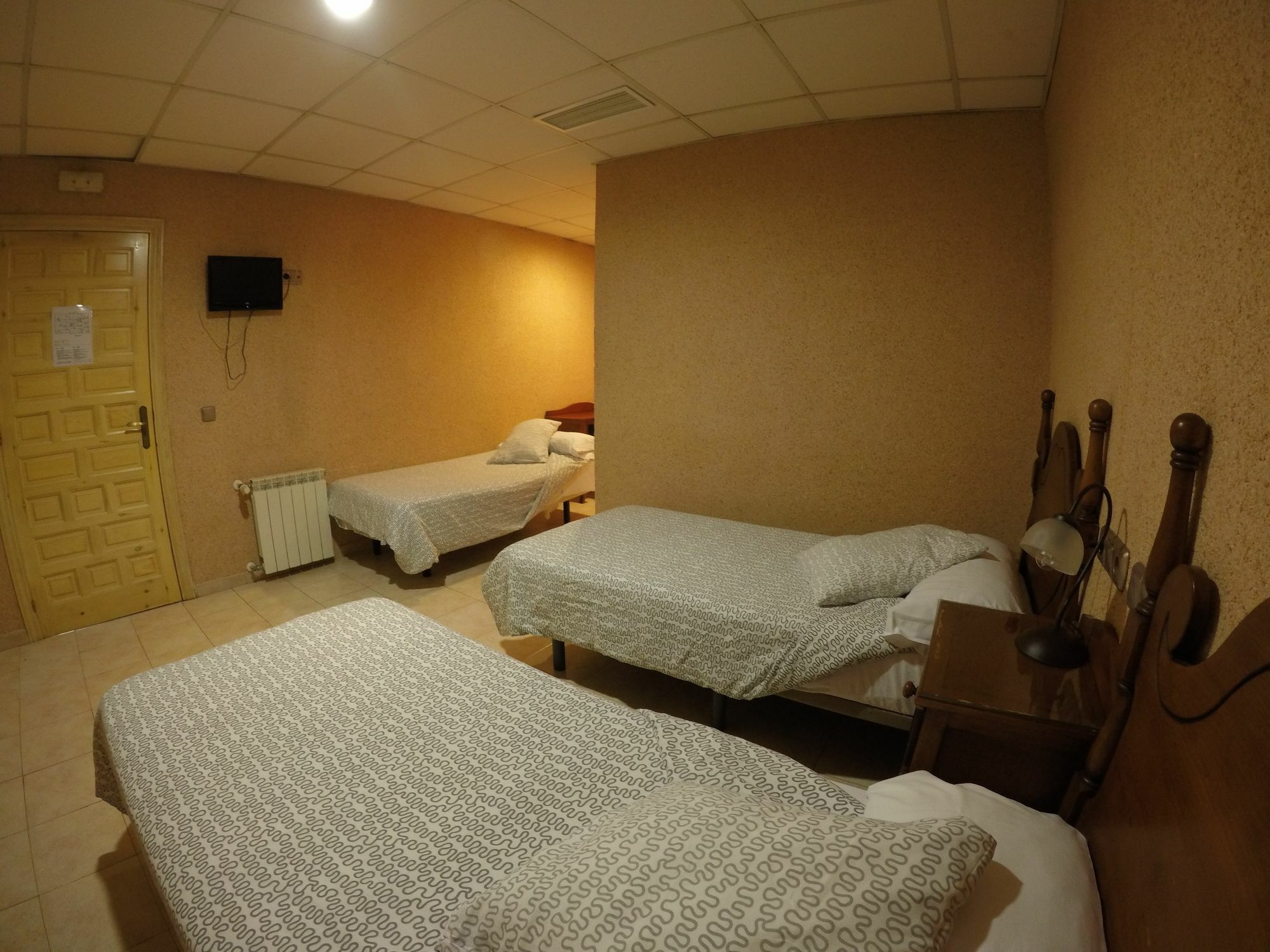 Hostal La Casa De Enfrente Málaga Dış mekan fotoğraf